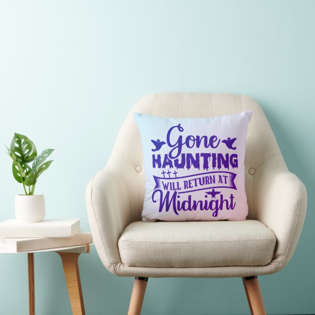 Gone Haunting kehrt um Mitternacht zu Halloween zu Kissen (Stuhl )