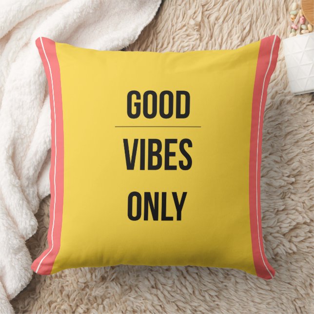 Good Vibes Only — 90s Maximalist Throw Pillow Kissen (Decke)