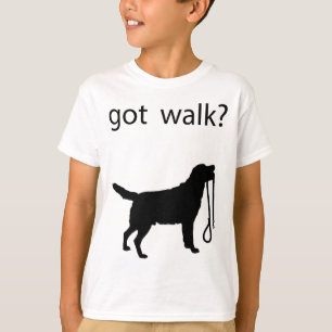 Got laufen? Großer Hund mit Leine, sehr niedlich! T-Shirt