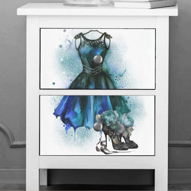 Goth Fashion | Blaues Kleid mit High Heels Platsch Seidenpapier (Von Creator hochgeladen)