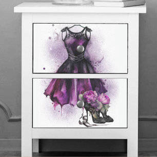 Goth Fashion Lila Kleid mit hohen Hefen Platsch Seidenpapier