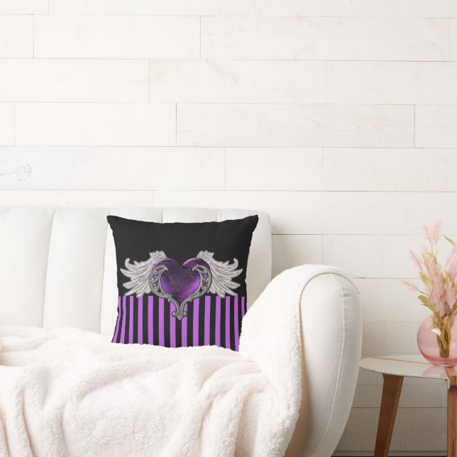Goth Lila Heart mit Angel Wings Throw Kissen (Liege)
