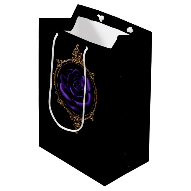 Goth Lila Rose Mittlere Geschenktüte (Vorderseite Schrägansicht)