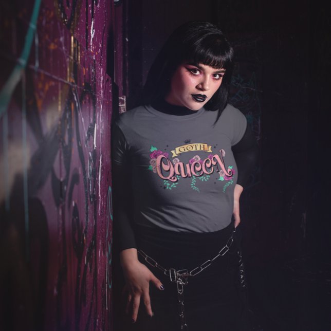 Goth Queen Floral Graphic T-Shirt (Von Creator hochgeladen)