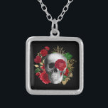 Goth Skull mit Red Blume & Gold Blätter Versilberte Kette<br><div class="desc">Eine Halskette mit einer Goth Style Illustration. Schöne rote Rosen und goldene Blätter umgeben einen schwarz-weißen Schädel.</div>