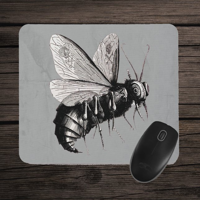 Gothic Bienen-Schädel-Flügel Mousepad (Scary creepy black white bee illustration skull crossbones wings on grey mousepad.)