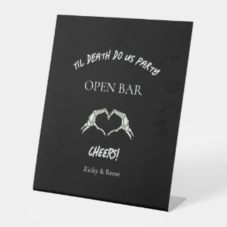 Gothic Halloween Black Wedding Open Bar Sign Sockelschild