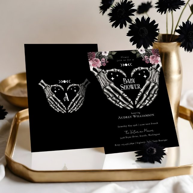 Gothic Halloween Skeleton Hands Heart Baby Shower Einladung (Gothic Halloween Skeleton Hands Heart Baby Shower Invitation (Front & Back))