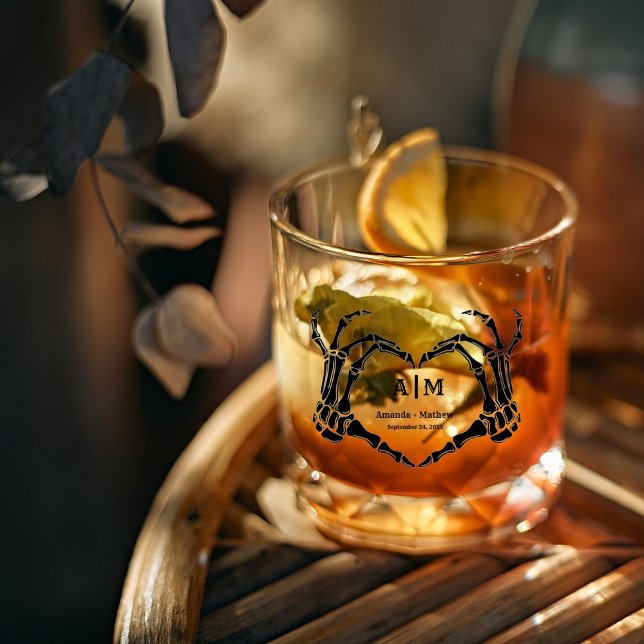 Gothic Halloween Skull Hand Heart Black Wedding Whiskyglas (Von Creator hochgeladen)