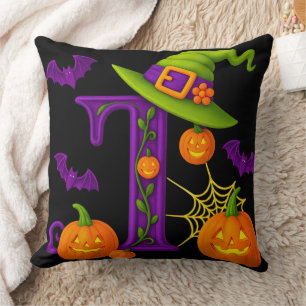 Gothic Letter T Personalisiertes Drehkissen Kissen