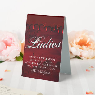 Gothic Luxe   Black and Blood Red Ladys Badezimmer Tischaufsteller