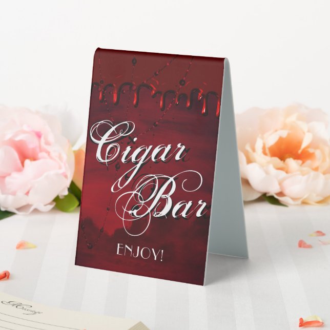 Gothic Luxe | Roter Bar aus Schwarz und Blut Tischaufsteller (In Situ (Hochzeit))