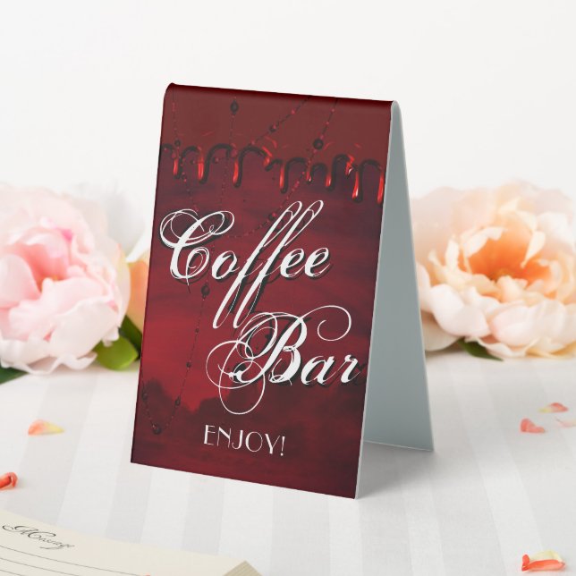 Gothic Luxe | Roter Bar aus schwarzem und blutrote Tischaufsteller (In Situ (Hochzeit))