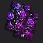 Gothic Monogram Wedding Skull Dunkle Lila Rose Einladung<br><div class="desc">Laden Sie Ihre Gäste zu einem kühlen und eleganten Party mit unserem Gotischen Wedding Monogram Skull Lila Rose Thema ein. Diese Einladung,  die mit QR-Code vollständig an Ihren individuellen Stil angepasst werden kann,  ist der perfekte Weg,  um eine Aussage zu Ihrem besonderen Tag zu machen.</div>
