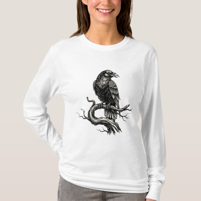 Gothic Raven on Tree Branch - Dunkles Halloween T-Shirt (Vorderseite)