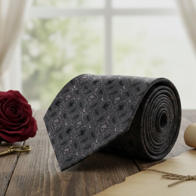 Gothic Raven-Schädelmuster Krawatte (This dark raven skull necktie is perfect for the groom at a gothic wedding.)