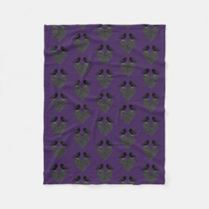 Gothic Ravens und Black Heart Fleecedecke