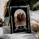 Gothic Skeleton Hands Arch Foto Tischnummern<br><div class="desc">Dies ist eine gotisch inspiriert Hochzeitsfeier mit Skeletthand und einem stimmungsvollen dunklen Design. Bearbeiten Sie die meisten Formulierungen   ALLE Farben,  damit dieses launische Hochzeitsprogramm Ihren Bedürfnissen entspricht   persönlicher Stil. Wählen Sie "Personalisieren Sie diese Vorlage",  um alle Bearbeitungsoptionen anzuzeigen:)</div>