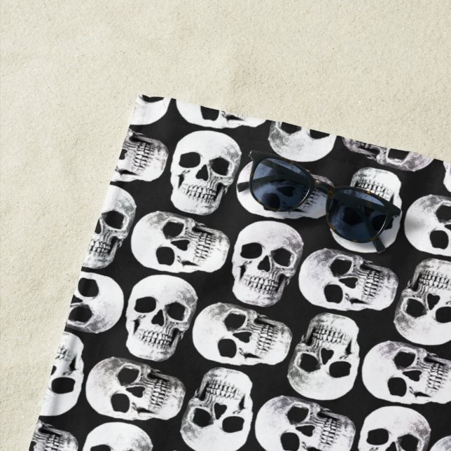 Gothic Skull Beängstigend Schwarz-Weiß-Muster Desi Strandtuch (Beispiel)