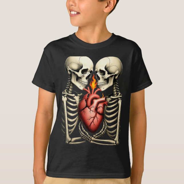 Gothic Skull Couple Flaming Heart Dark Romance Sty T-Shirt (Vorderseite)