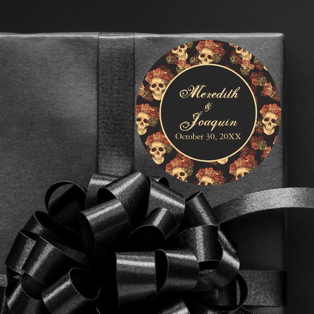 Gothic Skull Rote Rose Black Halloween Hochzeit Runder Aufkleber (Von Creator hochgeladen)