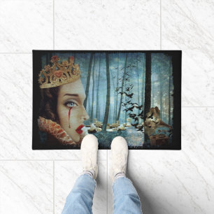 Gothic Surreal Unique Collage Sad Queen of Hearts Fußmatte