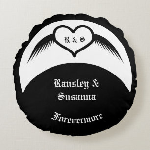 Gothic Wedding Flügelherz Mit Monogramm Rundes Kissen