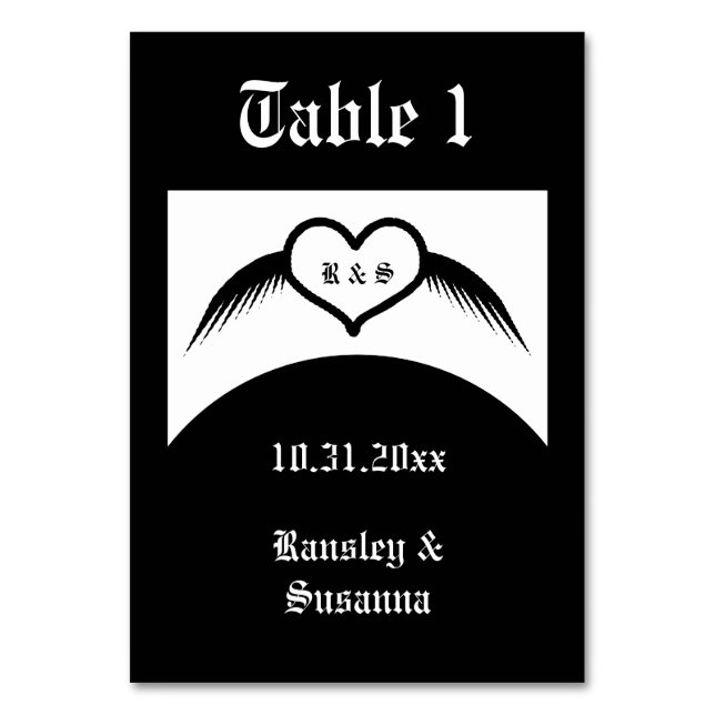 Gothic Wedding Flügelherz Mit Monogramm Tischnummer (Vorderseite)