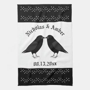 Gothic Wedding Kissing Ravens Custom Geschirrtuch