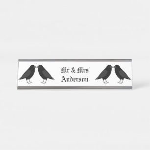 Gothic Wedding Kissing Ravens Custom Schreibtischnamensplakette