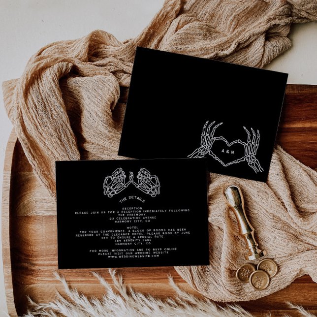 Gothic Wedding Skeleton Hand Hochzeitdetails Begleitkarte (Von Creator hochgeladen)