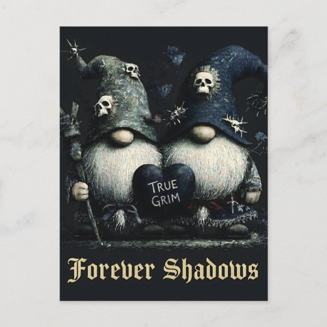 Gothische "True Grim" Gnome mit "Forever Shadows" Postkarte (Vorderseite)