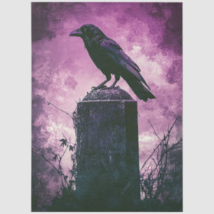 Gothischer Rabe auf Grabstein mit violettem Himmel Seidenpapier