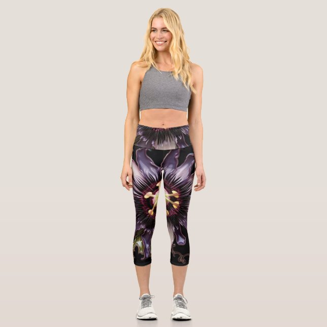 Gotische Blütenbeine Capri Leggings (Vorderseite)