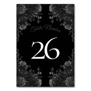 Gotische Hochzeitsszeitszene in Schwarz-Grau-Rose Tischnummer