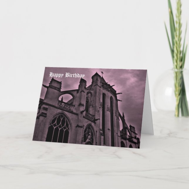 Gotische Kathedrale lila Happy Birthday Karte (Vorderseite)