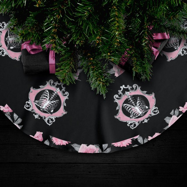 Gotische Liebe | Rosa und schwarze Skelette Herz B Polyester Weihnachtsbaumdecke (Von Creator hochgeladen)