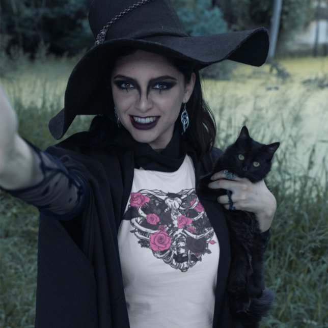 Gotische Rippenkäfige mit Rose und Fledermäusen de T-Shirt (Von Creator hochgeladen)