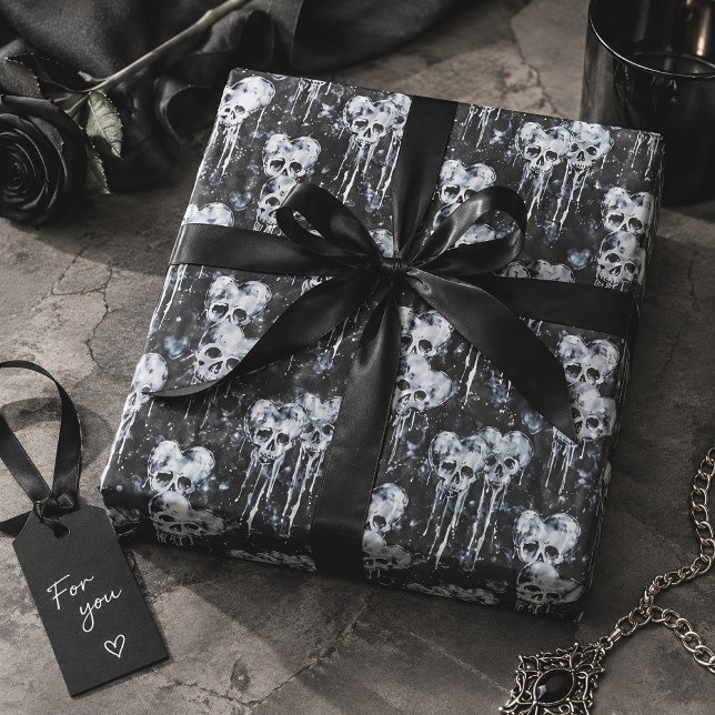 Gotische Spooky Skulls mit Herz Geschenkpapier (Von Creator hochgeladen)