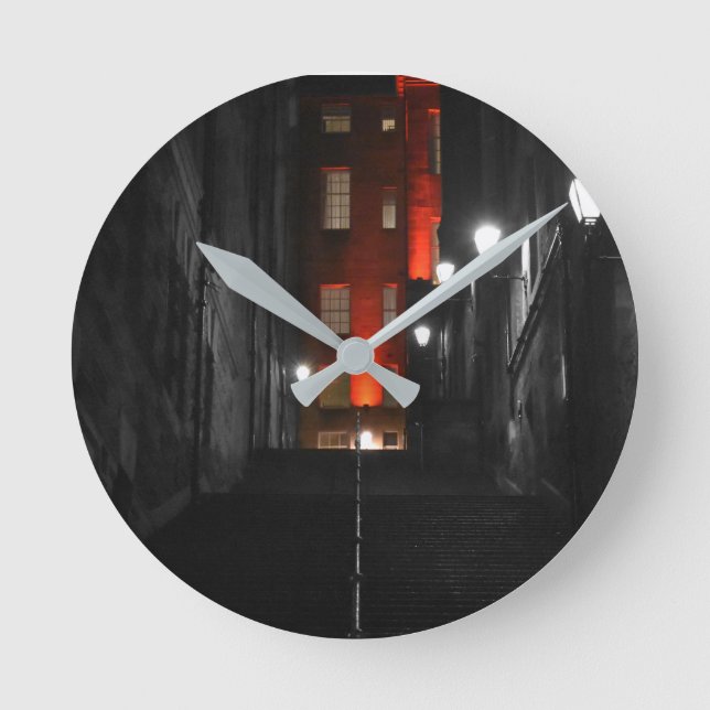 Gotische Treppe Runde Wanduhr (Vorderseite)