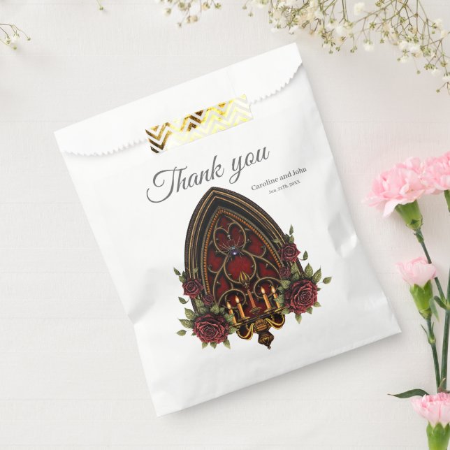 Gotischer Bogengang mit Skulls. Geschenktütchen (Versiegelt)