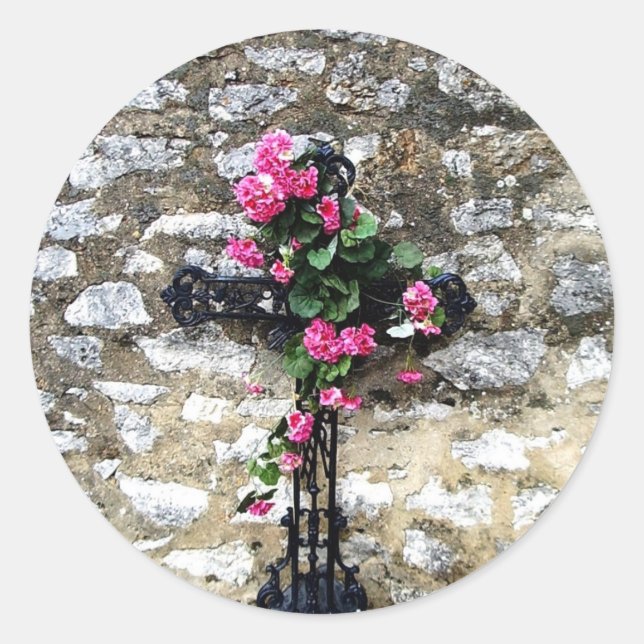 Gotischer Friedhof mit Blume Runder Aufkleber (Vorderseite)