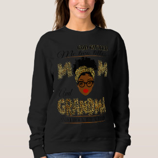 Gott hat mir zwei Titel Mama und Oma Leopard Mothe Sweatshirt
