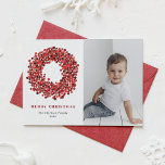 Gouache Red Winterberry Wreath Foto Weihnachten<br><div class="desc">Frohe Weihnachten | Senden Sie Ihre Urlaubswünsche mit dieser individuell gestaltbaren Weihnachtskarte an Freunde und Familie. Diese Weihnachtskarte des Fotos ist mit einem handgemalten goldfarbenen Winterbeerkranz ausgestattet. Personalisieren Sie diese klassische Weihnachtskarte,  indem Sie Ihre Details hinzufügen. Diese Weihnachtskarte für den Kranz ist auf anderen Cardstock erhältlich. Matching-Elemente sind verfügbar.</div>