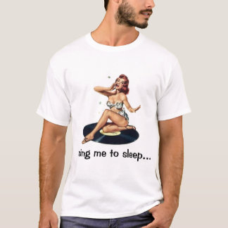 goupille de chant vers le haut de chemise de fille