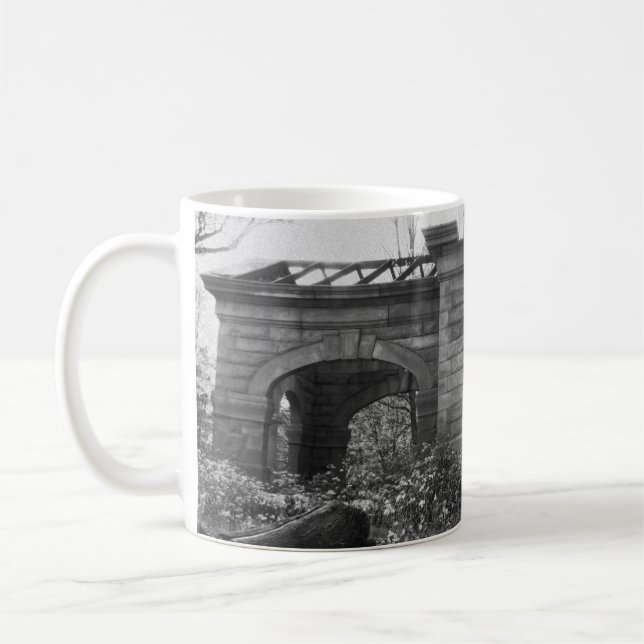 Gräberruine Kaffeetasse (Links)