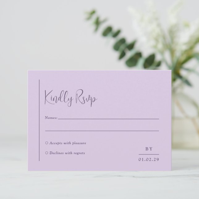 Grace Lilac Moderne Hochzeit RSVP Karte (Stehend Vorderseite)