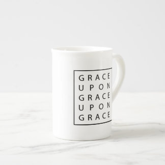 Grâce sur la tasse moderne d'écriture sainte de