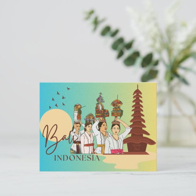 Graceful Essence: Balinesische Frau Postkarte (Stehend Vorderseite)