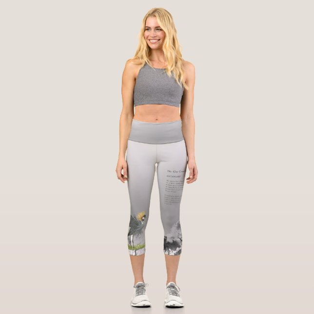 Graceful Handpainted Gray Crowned Crane Capri Leggings (Vorderseite)